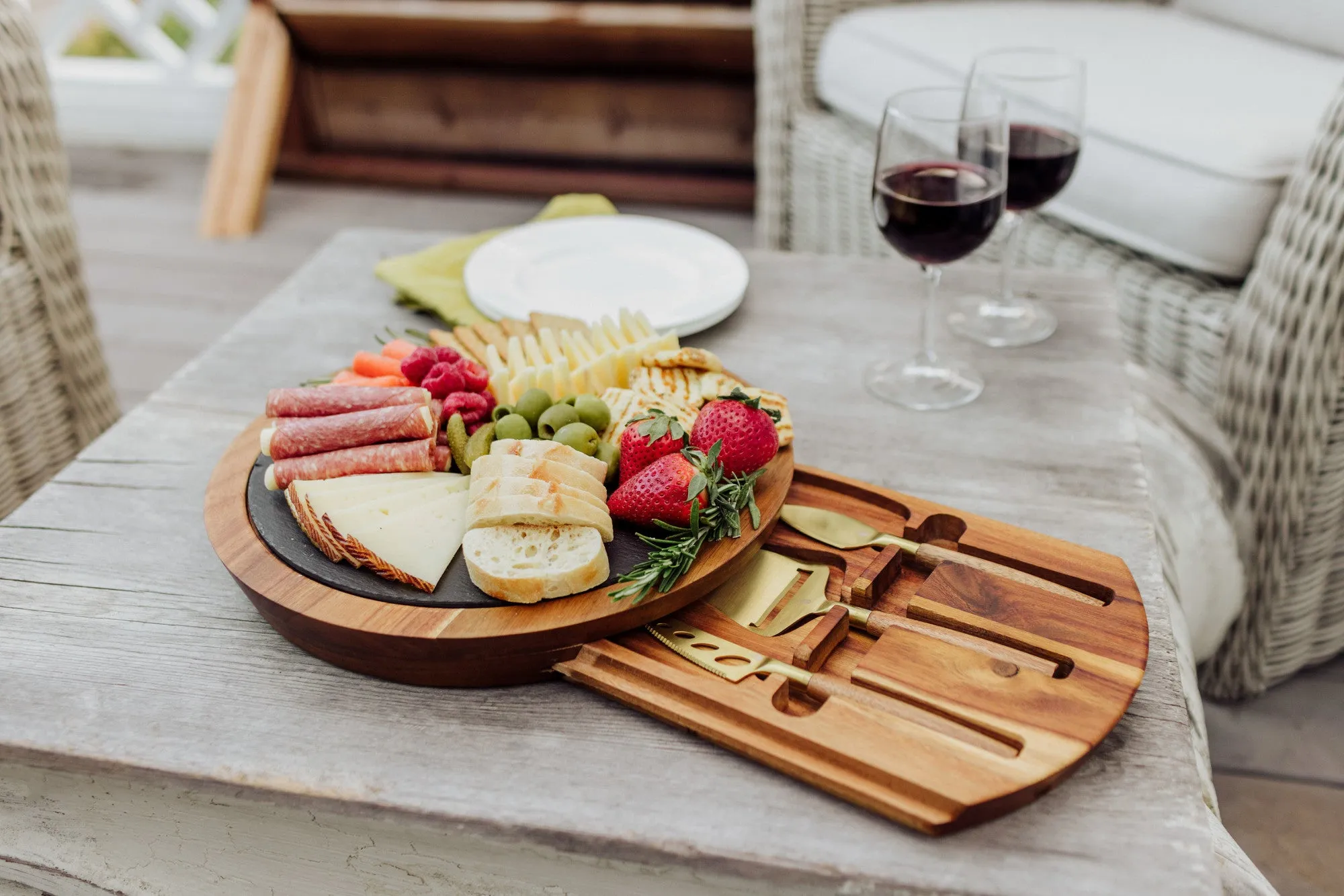 Georgia Tech Yellow Jackets - Insignia Acacia and Slate Serving Board with Cheese Tools